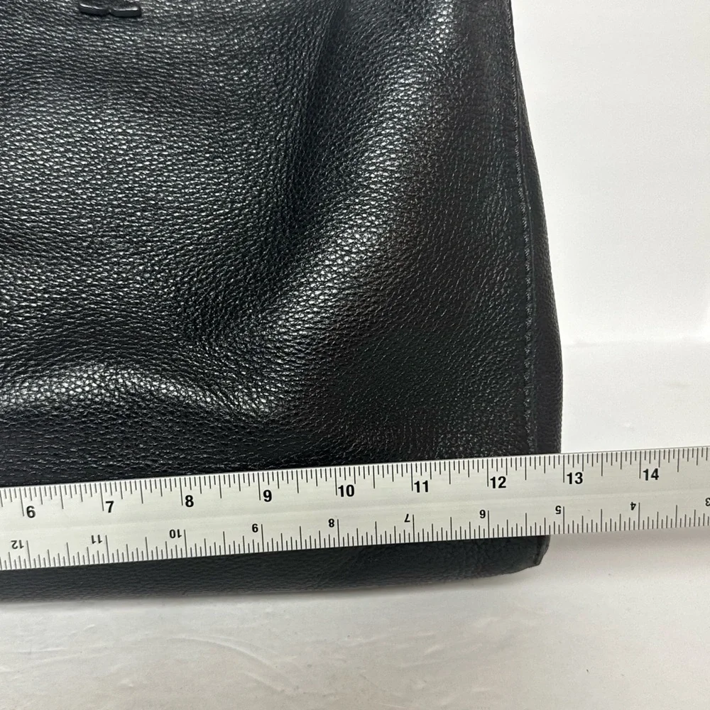 Tory Burch Elegant Black Leather Tote Bag